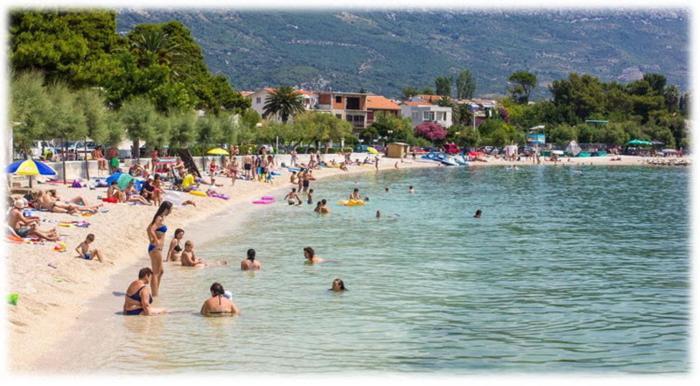 Apartmant With Pool 8 Kastela Exterior photo